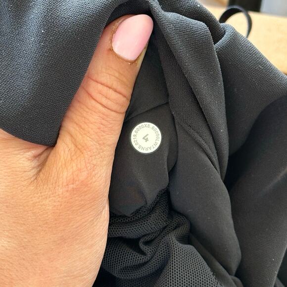 Lululemon On The Fly Short *Woven *2.5" - Black 4 - Picture 6 of 6